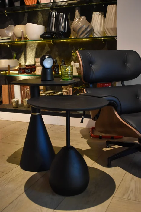 Mesa Ekki Mini en Negro - Mesas de living, Uruguay | Furest, vista 2