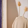 Jarrón Lahara de papel maché gris 32 cm en Blanco - Jarrones, Uruguay | Kavehome, vista 3 de 7