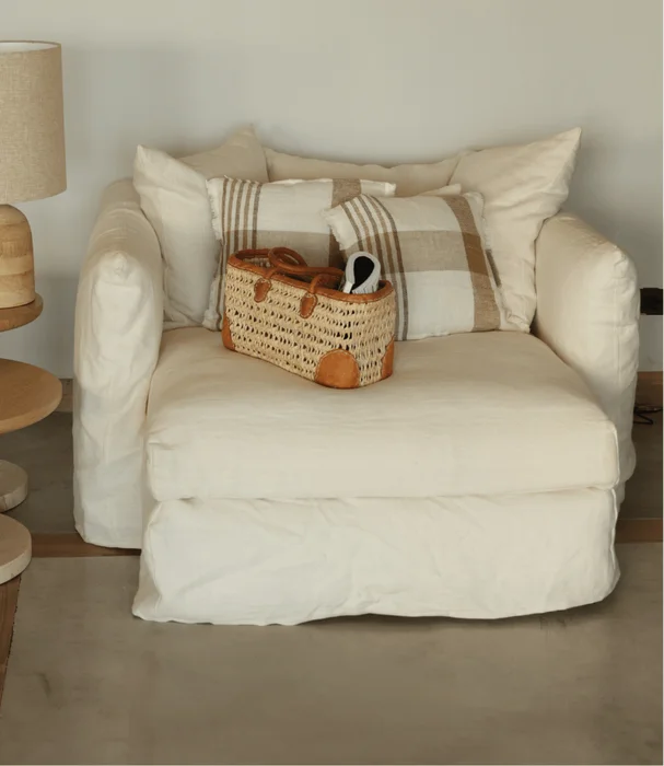 SOFA FIGEAC 130 NEWLIN BLANC en Blanco - Sillones y sofás, Uruguay | Masinfinito Casa, vista 3