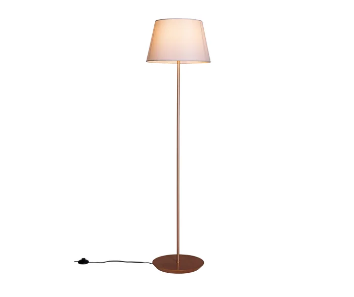 Lámpara de Pie Slim Madera, Hierro Dorado y Pantalla Algodón en Castaño y Dorado – Material Pie: Hierro – Material Base: Madera – Material Panta - Lámparas de pie, Uruguay | Berna home