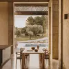 Mesa Deyanira de chapa de roble y patas de madera maciza de roble 220 x 110 cm en Madera natural - Mesas de comedor, Uruguay | Kavehome, vista 4 de 8