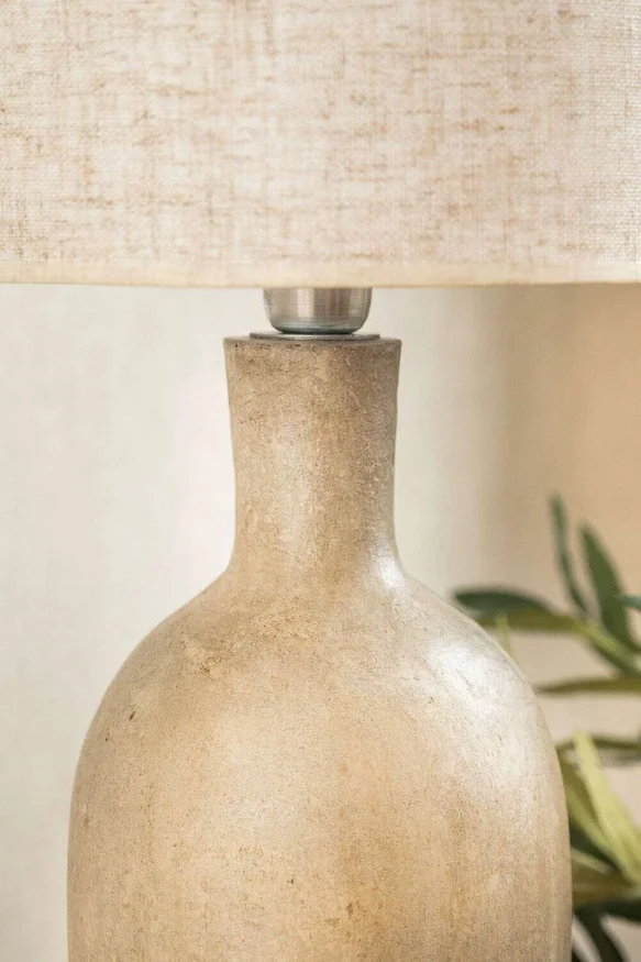LAMPARA CEMENTO PETIT en Beige - Lámparas de mesa, Uruguay | La Iberica, vista 2
