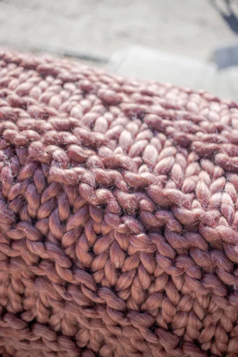 THROW TEJIDO A MANO PERLA ROSA en Rosa - Textiles, Uruguay | Sentido Jose Ignacio, vista 3