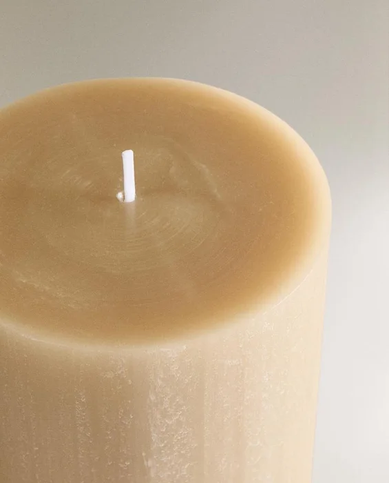 VELA DECORATIVA LARGA CILÍNDRICA en Beige - Velas y Portavelas, Uruguay | Zara Home, vista 4