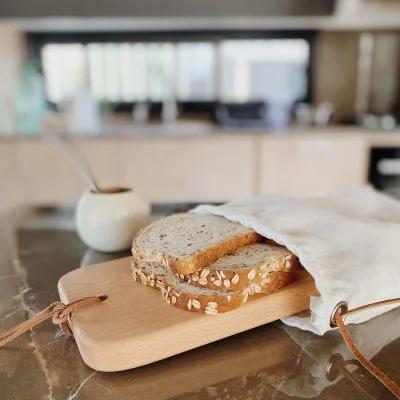 Tabla panera de madera con bolsita de lino en Madera natural - Decoración, Uruguay | Dreams On Time, vista 4