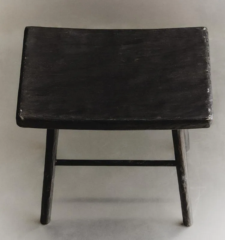 TABURETE MARTILLADO MADERA en Marrón - Sillas, Uruguay | Zara Home
