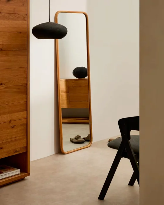Espejo Milsa de madera de teca 54 x 154 cm FSC 100% en Madera natural - Espejos, Uruguay | Kavehome, vista 2