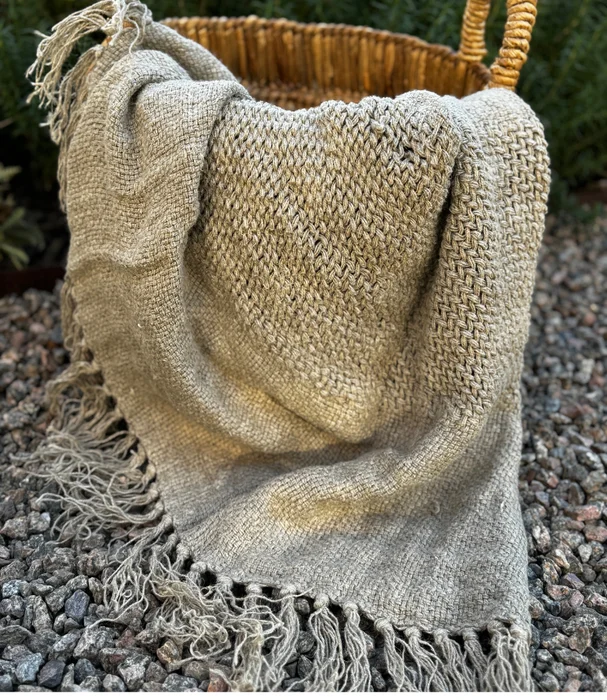 THROW RUSTICO 130X190 BEIGE VINTAGE en Beige - Textiles, Uruguay | Más Infinito Casa