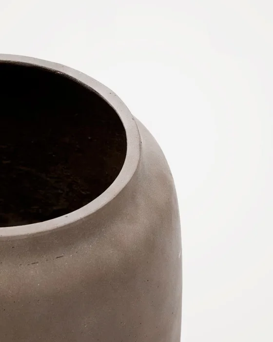 Macetero Lira de efecto terracota - Ø40 cm en Gris - Macetas, Uruguay | Kavehome, vista 3