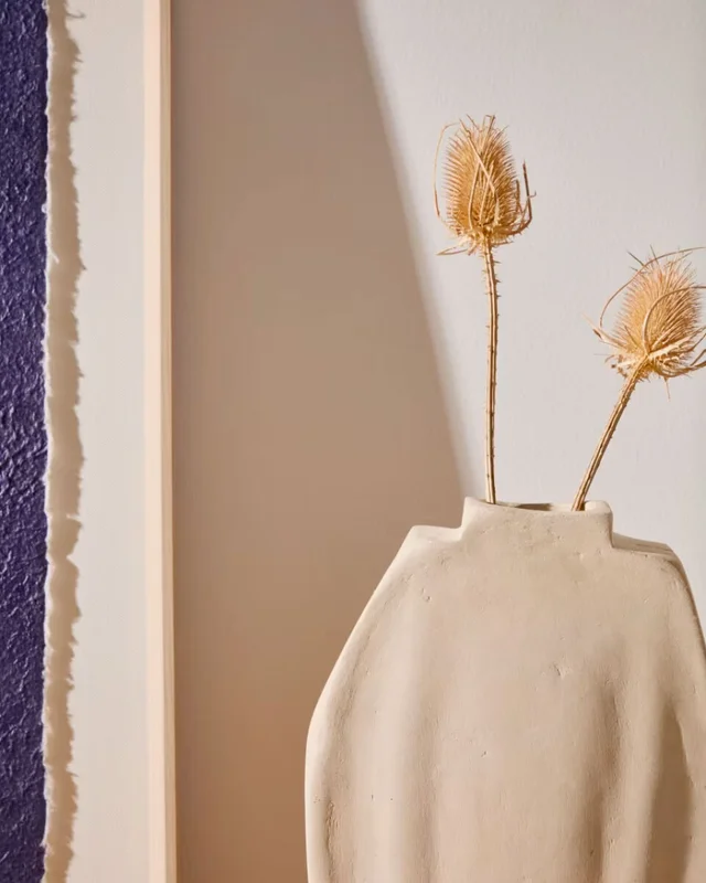 Jarrón Lahara de papel maché gris 32 cm en Blanco - Jarrones, Uruguay | Kavehome, vista 3