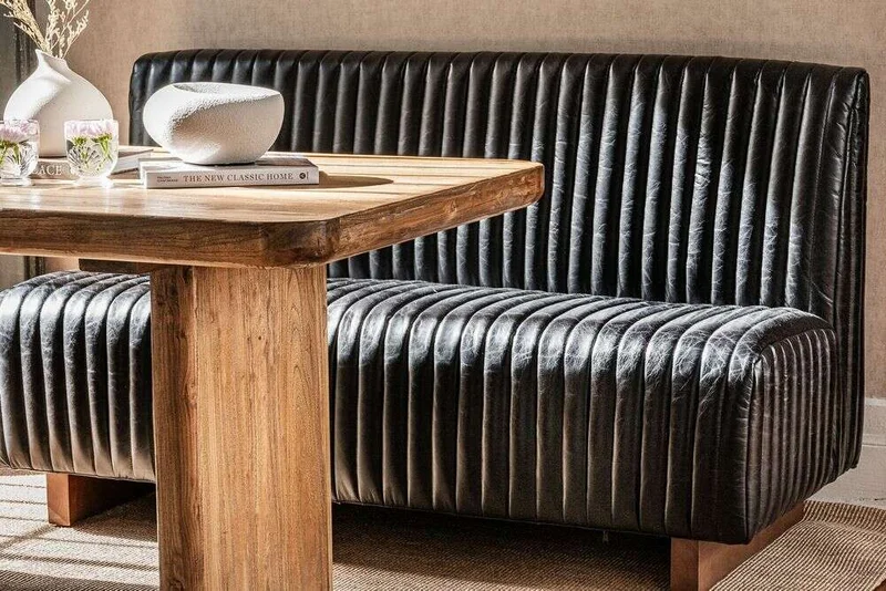 SILLON DE COMEDOR FERRARO - CUERO ITALIANO NEGRO - 1.53 MTS en Negro - Sillones y sofás, Uruguay | La Iberica, vista 3