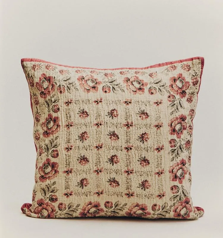 FUNDA COJÍN FLORES - Textiles, Uruguay | Zara Home