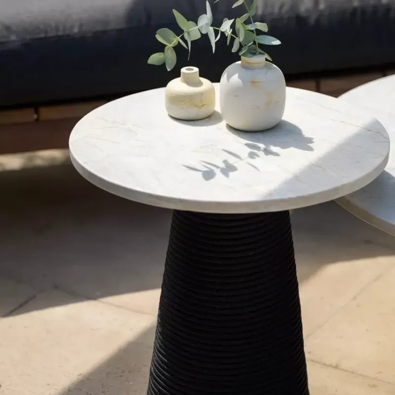 Mesa Auxiliar Spool en Negro - Mesas de arrimo, Uruguay | Balcony