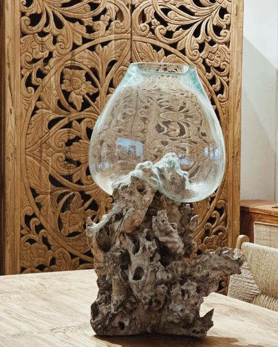 Jarrón de vidrio con base de raíz – Diámetro 35cm - Decoración, Uruguay | Balihai