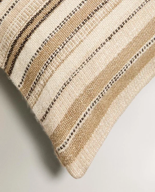 FUNDA COJÍN RAYAS - Textiles, Uruguay | Zara Home, vista 3