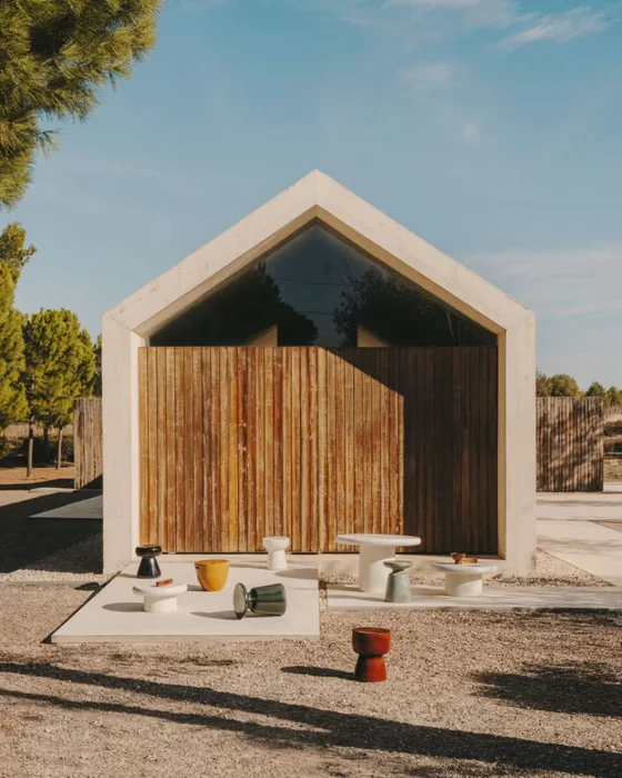 Mesa auxiliar de exterior Mesquida - de terrazo verde Ø 39 cm en Verde - Mesas de arrimo, Uruguay | Kavehome, vista 3