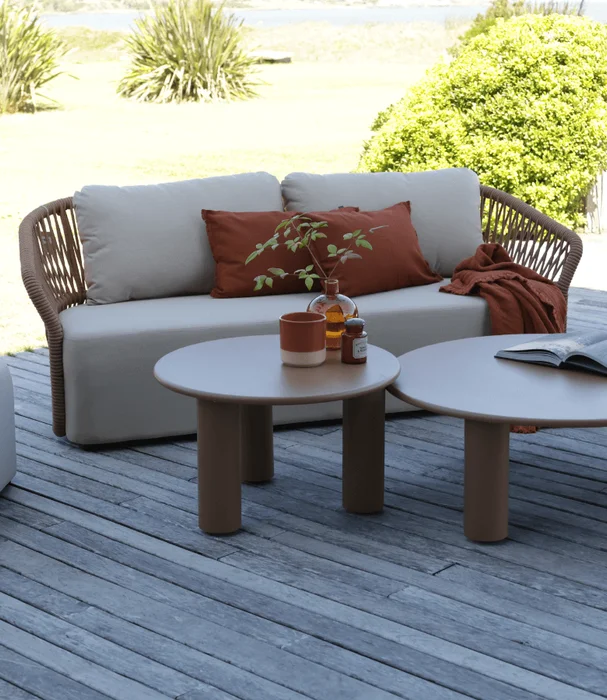 SOFA TRIPLE MENORCA MOCA en Marrón - Muebles para el exterior, Uruguay | Masinfinito Casa, vista 3