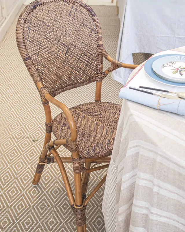 SILLA CON BRAZO MARRON en Marrón - Sillas, Uruguay | Sentido Jose Ignacio