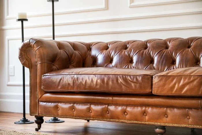 SILLON CHESTERFIELD - CUERO ITALIANO - XL en Marrón - Sillones y sofás, Uruguay | La Iberica, vista 11