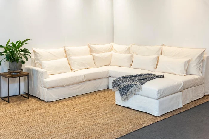 Sofá Esquinero Verona en Madera natural - Sillones y sofás, Uruguay | Marvic, vista 2
