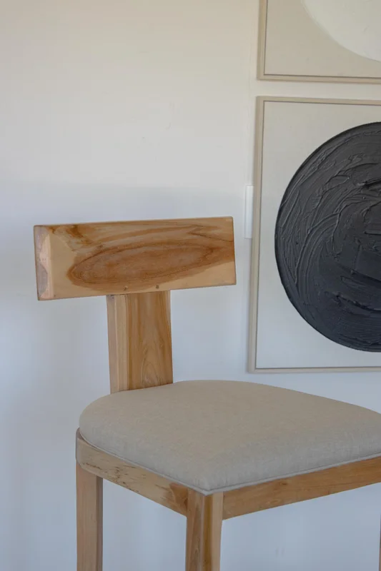 Banqueta en teca y asiento tapizado en lino antimanchas en Beige - Butacas, banquetas y puffs, Uruguay | Entrecasa, vista 3