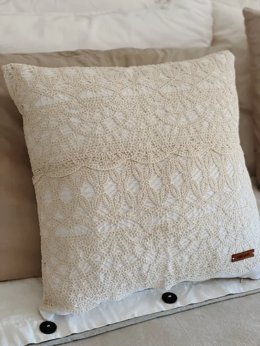 Almohadón Crochet – 50×50 en Beige - Textiles, Uruguay | Dreams On Time, vista 10