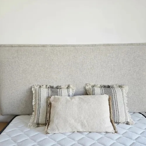 Respaldo con Diseño de Pestaña en Beige - Respaldos de cama, Uruguay | Finkel