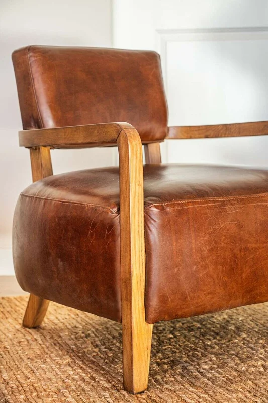BUTACA WOOLY - WALNUT Y CUERO ITALIANO ENVEJECIDO en Marrón - Butacas, banquetas y puffs, Uruguay | La Iberica, vista 13