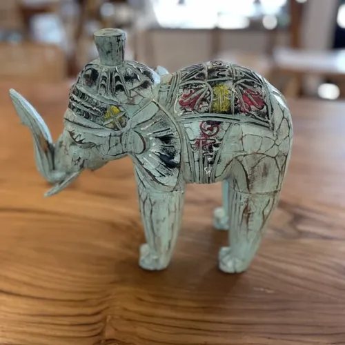 Elefante tallado en madera color verde en Verde - Decoración, Uruguay | Balihai