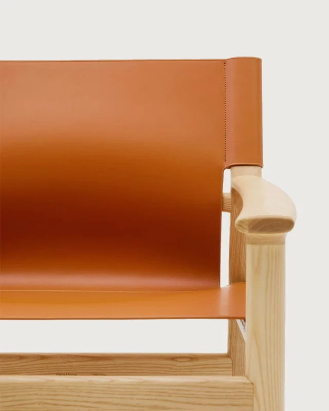 Butaca Jan de fibras de cuero reciclado - marrón claro y madera maciza de fresno con acabado tono natural FSC 100% en Marrón - Butacas, banquetas y puffs, Uruguay | Kavehome, vista 6