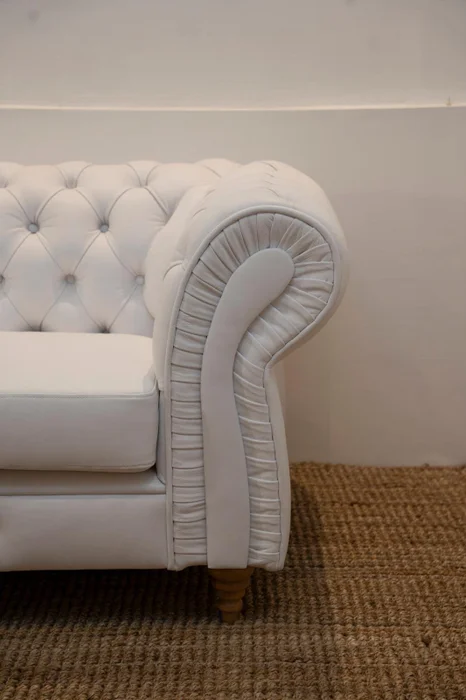 Sofa Chesterfield Cuero Vacuno en Marrón - Sillones y sofás, Uruguay | Marvic, vista 2