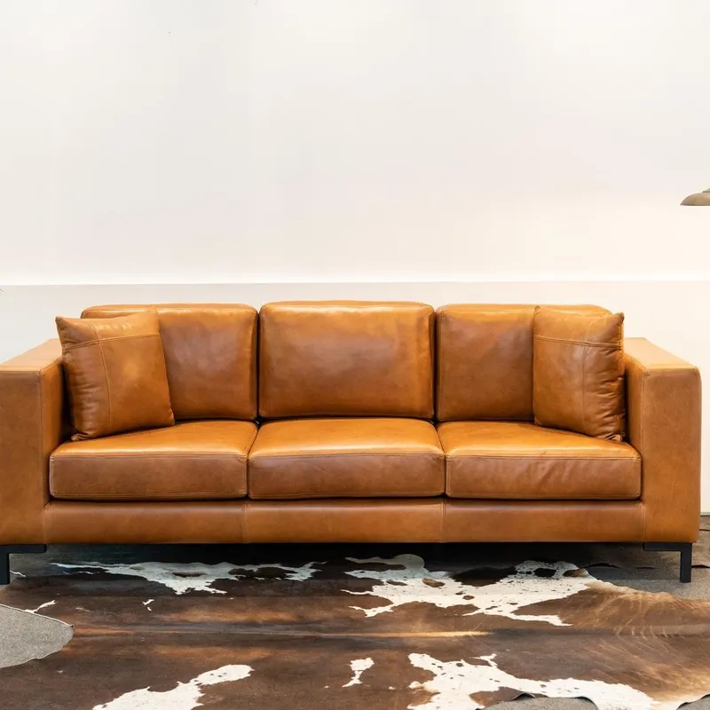 Sofa Vicenzo en Negro - Sillones y sofás, Uruguay | Marvic