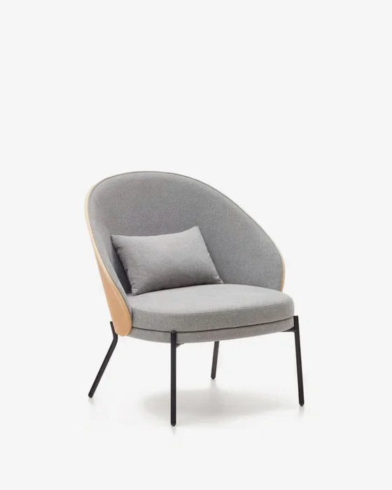 Butaca Eamy - gris claro chapado en fresno con acabado natural y metal con acabado negro en Gris - Butacas, banquetas y puffs, Uruguay | Kavehome