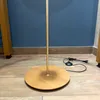 Lámpara de Pie Slim Madera, Hierro Dorado y Pantalla Algodón - Lámparas de pie, Uruguay | Berna home, vista 4 de 5