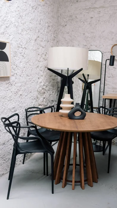 Silla Allegra Polipropileno – Negra en Negro - Sillas, Uruguay | Berna Home, vista 4