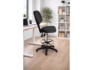 Silla alta con apoyapiés en Negro - Escritorios y sillas de escritorio, Uruguay | Que Sal Muebleria, vista 2