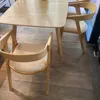 Juego de Comedor Ivy Mesa Rectangular Extensible 160cm con Seis Sillas Madera Natural de Gomero - Mesas de comedor, Uruguay | Berna home, vista 11 de 11