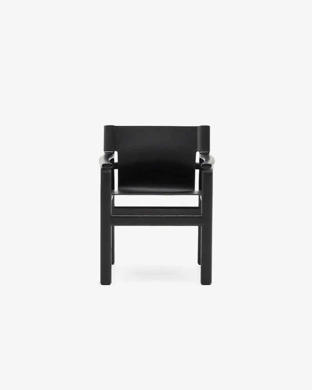 Silla Jan de fibras de cuero reciclado negro y madera maciza de fresno con acabado negro FSC 100% en Negro - Sillas, Uruguay | Kavehome, vista 5