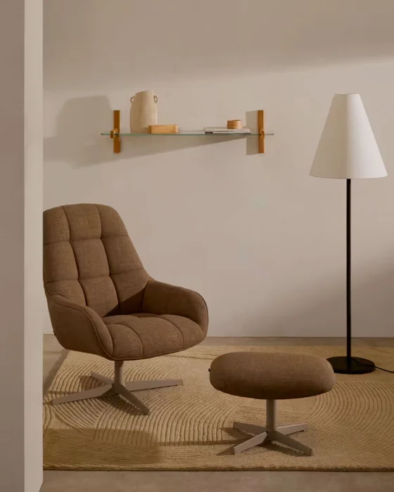 Butaca giratoria Jaspe beige y metal con - marrón claro y metal con acabado gris FSC 100% en Beige - Muebles, Uruguay | Kavehome, vista 2