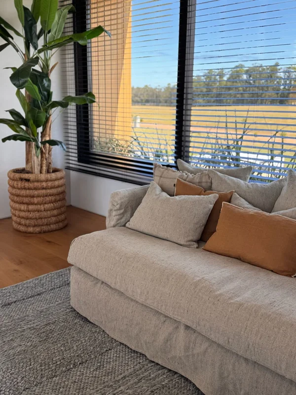 SOFA FIGEAC 2,25M LINO MOUCHETE en Gris - Sillones y sofás, Uruguay | Más Infinito Casa, vista 4