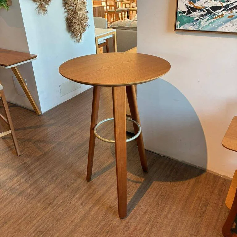 Conjunto Isla Aurea con 3 Banqueta Sara en Madera natural - Butacas, banquetas y puffs, Uruguay | Balton, vista 3