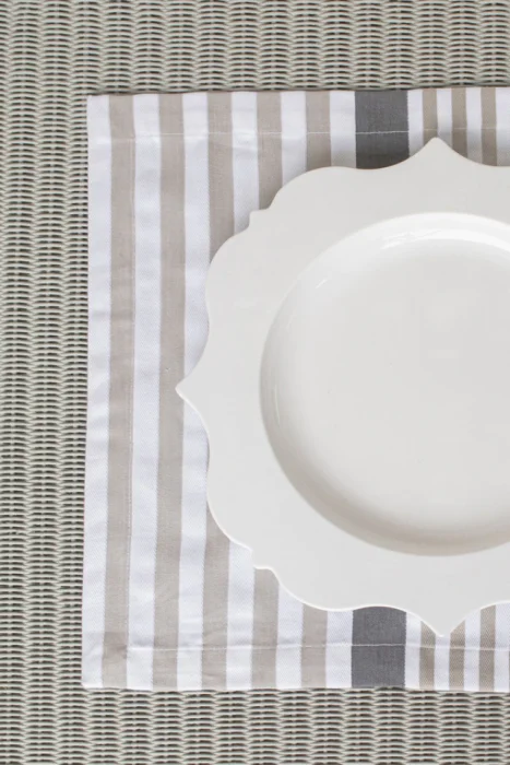 INDIVIDUAL RAYAS CRUDO Y BLANCO CON LINEA GRIS 35X50 en Multicolor - Textiles, Uruguay | Sentido Jose Ignacio