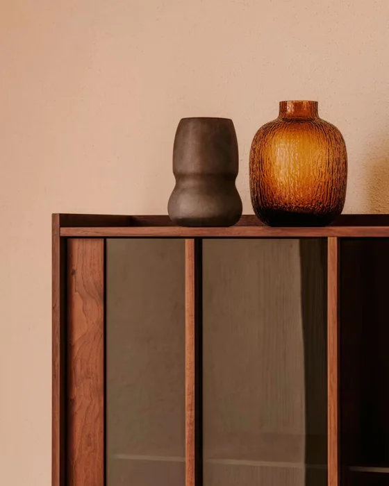 Jarrón Crila de vidrio - marrón 20 cm en Marrón - Jarrones, Uruguay | Kavehome, vista 2