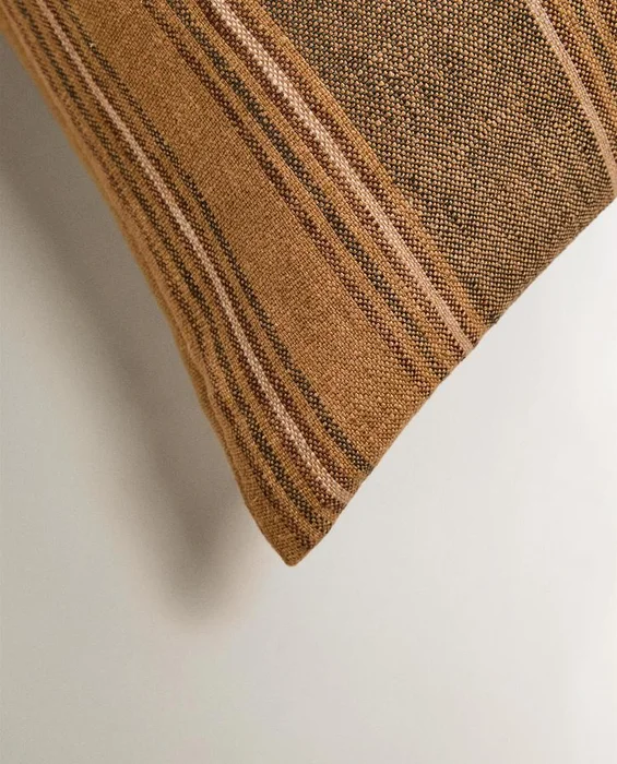 FUNDA COJÍN LINO RAYAS en Multicolor - Textiles, Uruguay | Zara Home, vista 3