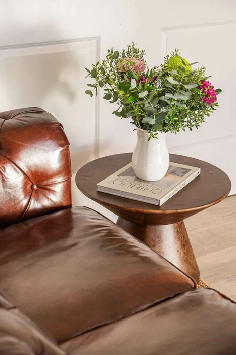 SILLON CHESTERFIELD CUERO ITALIANO - 2 CUERPOS en Marrón - Sillones y sofás, Uruguay | La Iberica, vista 16