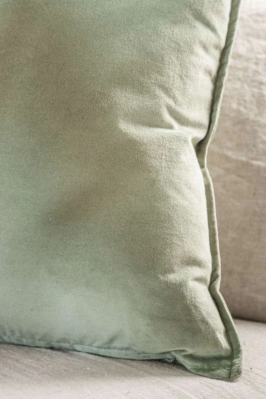 ALMOHADON TERCIOPELO MATCHA - 55 X 55 CMS en Verde - Textiles, Uruguay | La Iberica, vista 4