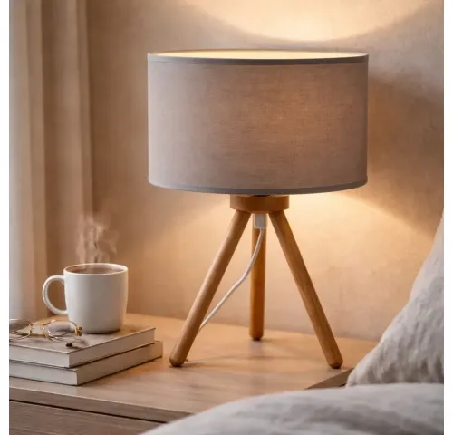 Lampara de mesa madera tipo tripode con pantalla en Gris, Uruguay | Que Sal Muebleria