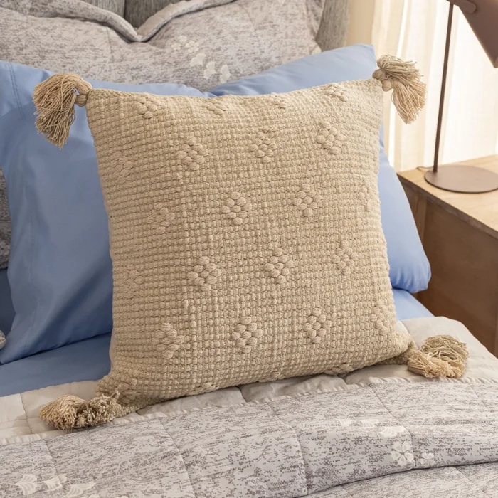 Funda de Almohadón Bucles y Borlas - Textiles, Uruguay | Arredo