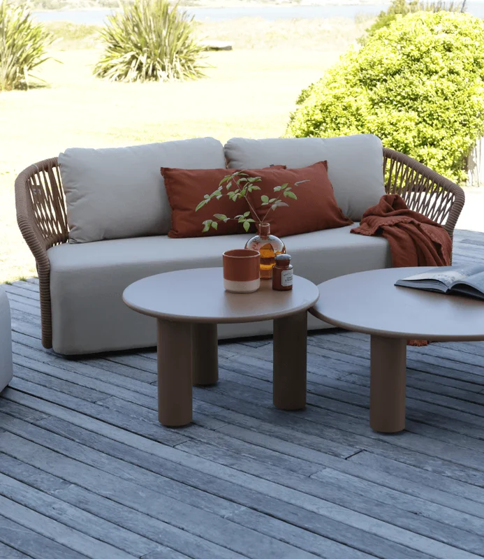 SOFA TRIPLE MENORCA MOCA en Marrón - Muebles para el exterior, Uruguay | Masinfinito Casa, vista 3