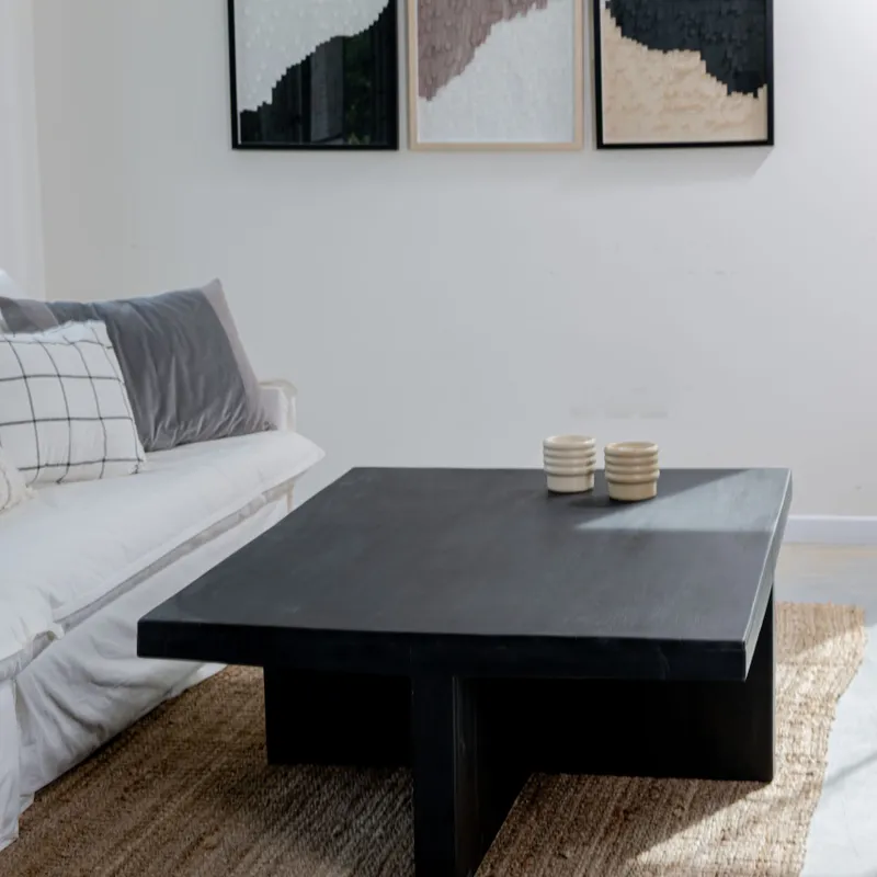 Mesa ratona en teca negra en Negro - Mesas de living, Uruguay | Entrecasa